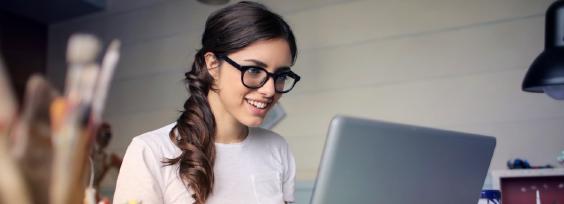 Top Tips to Master B2B Lead Generation Using Live Chat